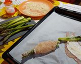 Foto del passaggio 3 della ricetta Involtini di pollo con asparagi e parmigiano