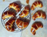 Une image de l'étape 11 de Croissants briochés fourrés au chocolat ☕🥐🍫.