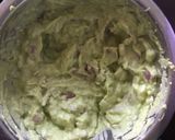 Foto del paso 3 de la receta: Salsa de palta con cebolla 🧅