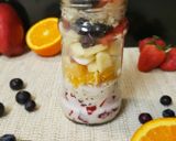 A picture of step 1 of Milk Oatmeal Parfait.