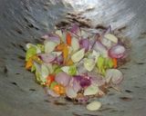 Foto langkah ke 4 dari resep Bakmi sayur pedas.
