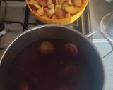 1981. gyümölcs leves őszibarack és meggyből recept fázis 4 fotója