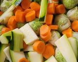 Υπέροχα λαχανάκια Βρυξελλών με κολοκυθάκια, χυμό πορτοκαλιού και κρέμα γάλακτος ή τυρί ρικότα φωτογραφία βήματος 3