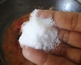 A picture of step 5 of Poondu milagu kulambu.