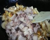 Foto langkah ke 2 dari resep Cah Kangkung Cumi.