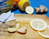 Foto langkah ke 1 dari resep Lemon Ginger Tea.