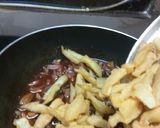 A picture of step 9 of Garlic honey chilli potato.