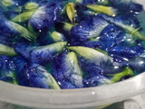 Nasi gurih biru magic com (bunga telang)