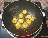 A picture of step 1 of Prawns Birayani.