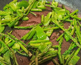 Foto del paso 4 de la receta: Arroz con Espárragos trigueros y pimiento verde