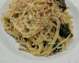 Foto del passaggio 8 della ricetta Spaghetti alle biete acciughe e sesamo tostato