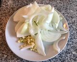Foto del paso 3 de la receta: Tortilla de hojas y tallos de brócoli