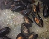 A picture of step 2 of Seafood Linguine.