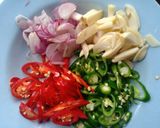 Foto langkah ke 1 dari resep 🍂Masak Asam Ikan Telang Asin.