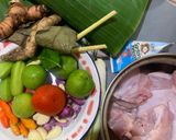 Foto langkah ke 1 dari resep Garang Asem Ayam |Santan dan Daun Pisang.