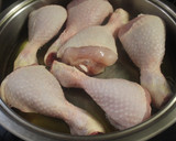 Foto del paso 2 de la receta: Jamoncitos de pollo con tomate