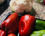 A picture of step 1 of Cauliflower Escalivada 🫑 🧅 🍅 🥦.