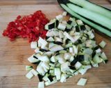 Foto del paso 1 de la receta Pastel de verduras y pollo al horno con base de polenta