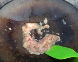Foto langkah ke 3 dari resep Nasi Bakmoy Tahu Sosis.