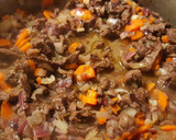 Foto del paso 3 de la receta: Ragout de cuadril al malbec con crema de zanahorias y choclo