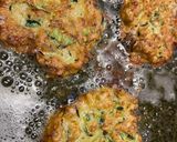 Cukkini tócsni recept fázis 5 fotója