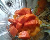 Foto del paso 1 de la receta: Trago refrescante de papaya con melocotón y peras