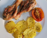 Foto del paso 5 de la receta: Muslos de pollo al horno con patatas 🍗