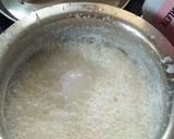 A picture of step 1 of Frothy coffee with ice cream.
