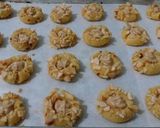 Foto langkah ke 5 dari resep Strawberry dan Tiramisu ThumbPrint.
