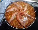 Foto del paso 6 de la receta: Fideuá de sepia y gambones (con salmorreta)
