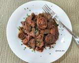 Foto del paso 8 de la receta: Hígado con setas en salsa de tomate