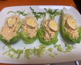 Foto del paso 3 de la receta: Cogollos con ensaladilla y rulo de queso de piña y almendra