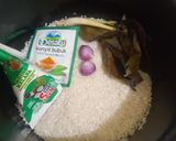 Foto langkah ke 1 dari resep Nasi Kuning.