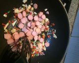 Foto langkah ke 2 dari resep Tumis Labu Siam (Waluh) Sosis.