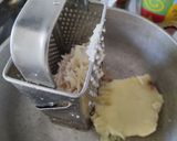 Foto del paso 2 de la receta: Pasteles de arracacha /apio🍠🫓🥙rellenos de salteado de berenjena, cebolla y pera🍆🧅🍐