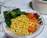 Foto langkah ke 1 dari resep Sayur Bening Daun Kelor.