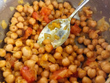 Curry de garbanzos y camarones