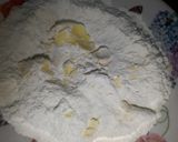 Foto langkah ke 3 dari resep Bolen Pisang Cokelat Keju.