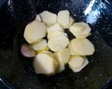 Foto del paso 2 de la receta Huevos con patatas a lo pobre