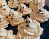 A picture of step 3 of Meringue ghosts 👻.