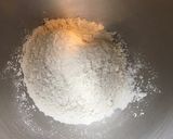 Une image de l'étape 1 de Pâte brisée épeautre, lait et crème de citron.