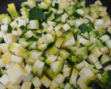 Foto del paso 1 de la receta: Zapallitos revueltos con huevos