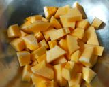 A picture of step 1 of Muskmelon Lassi.