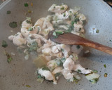 Foto del paso 1 de la receta: Pasta con salsa de verdeo, pollo y curry