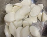 Hình bước làm 1 của món Mì sườn bò viên