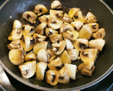 Foto del paso 3 de la receta: Paccheri a la crema de Gorgonzola con Champiñones