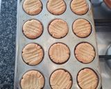 A picture of step 7 of Peanut Butter Cookies.