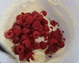 Málnás, fehér csokis torta krém recept fázis 3 fotója