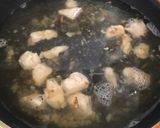 Foto langkah ke 2 dari resep Sup Ayam Jamur.