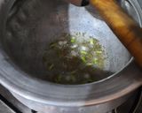 A picture of step 2 of Aloo Methi.